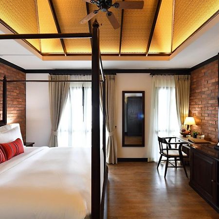 El Barrio Lanna Hotel Chiang Mai Ngoại thất bức ảnh