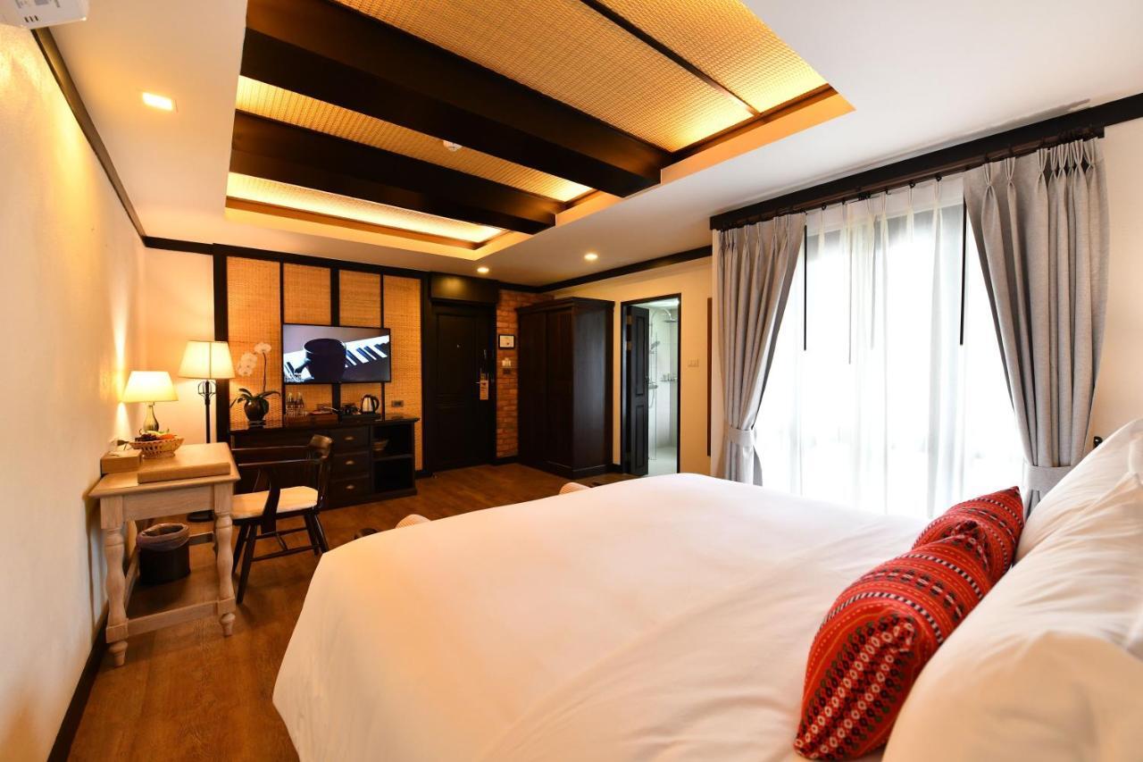El Barrio Lanna Hotel Chiang Mai Ngoại thất bức ảnh